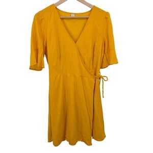 Old Navy Yellow Wrap Dress Women's Medium V-Neck Short Sleeve‎ Casual